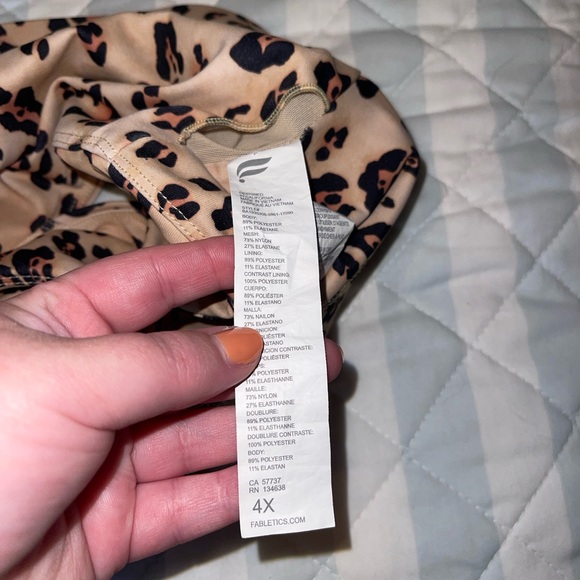Fabletics Desert Leopard Bra and Leggings SET - Picture 3 of 6